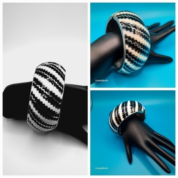 Black Ivory Silver Zig Zag Enamel Hinge Silver Tone Bracelet - Picture 1 of 9